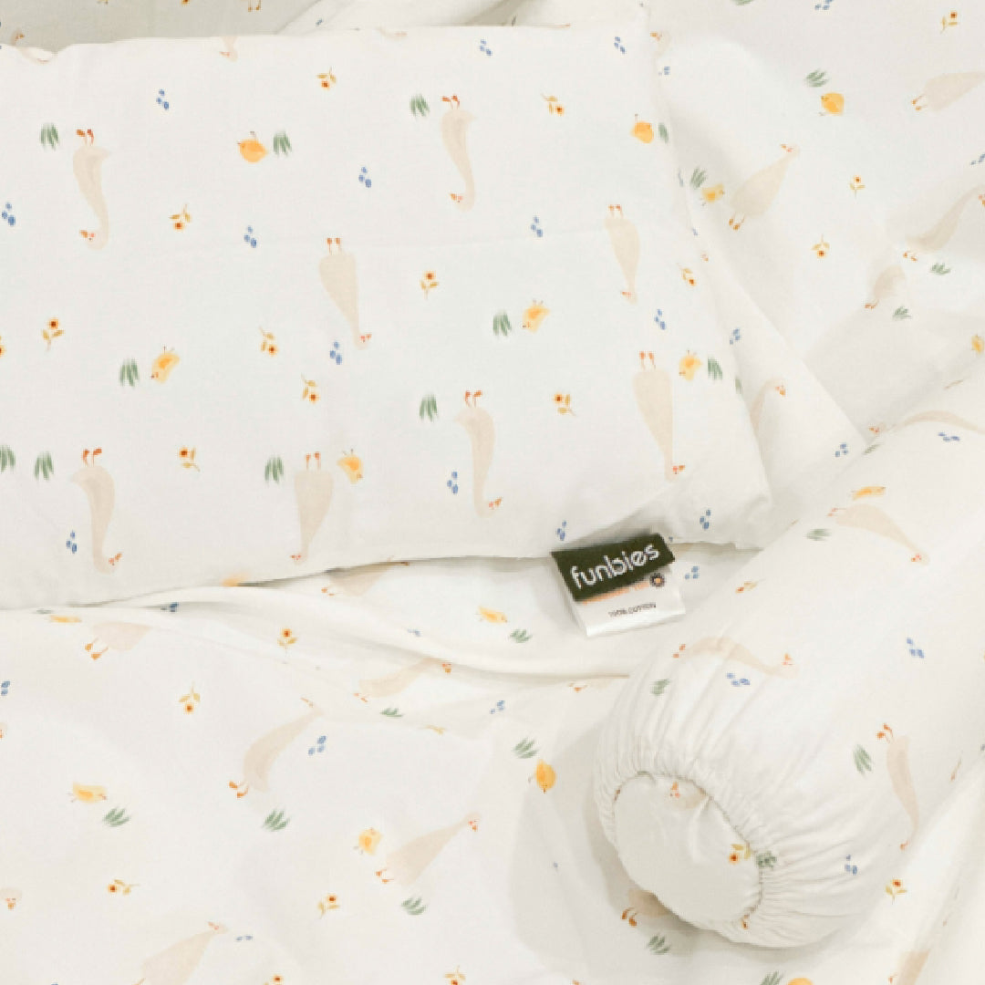 FUNBIES Feathered Friends 8 in 1 Bedding Set
