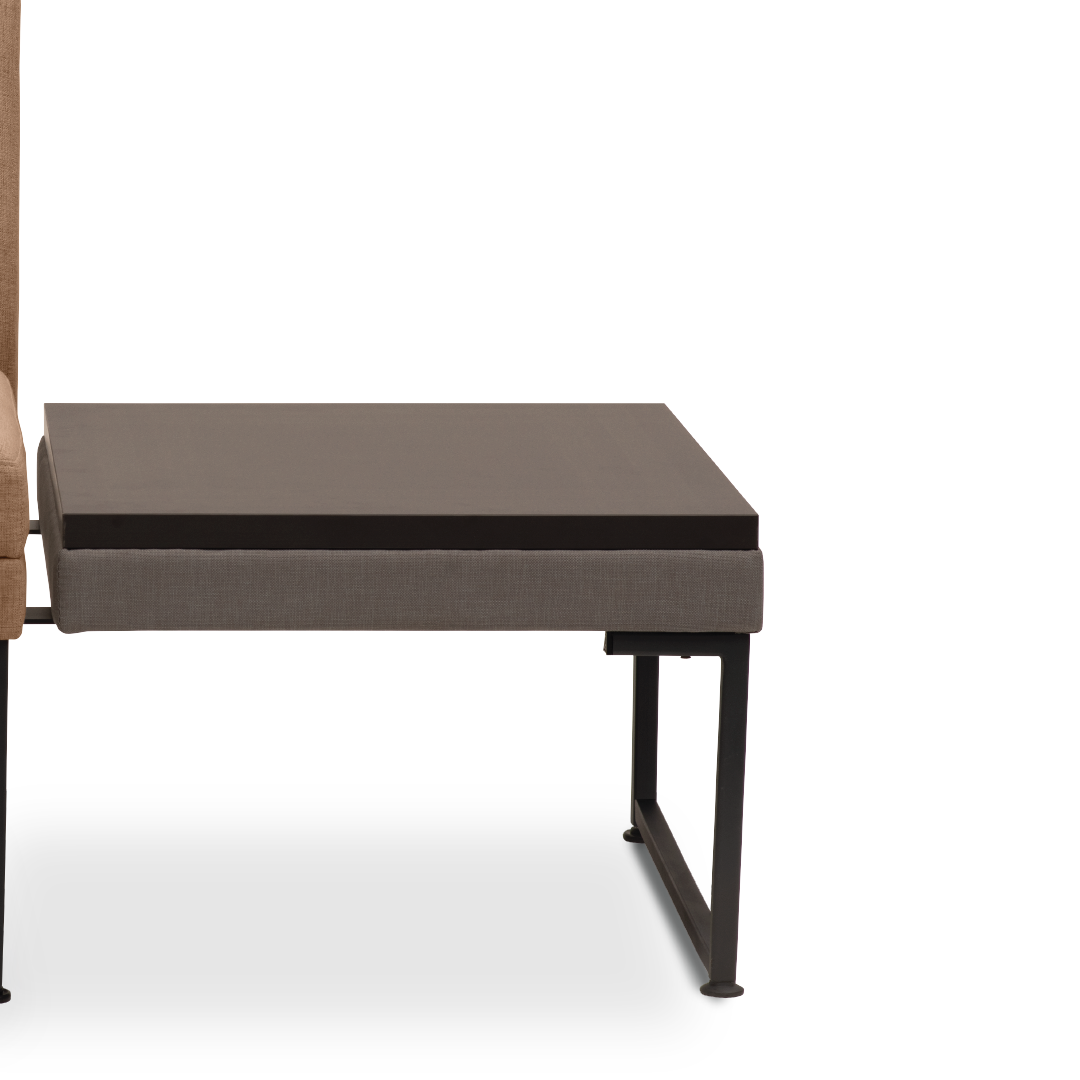 KEYFACTOR 1 Seater with Side Table