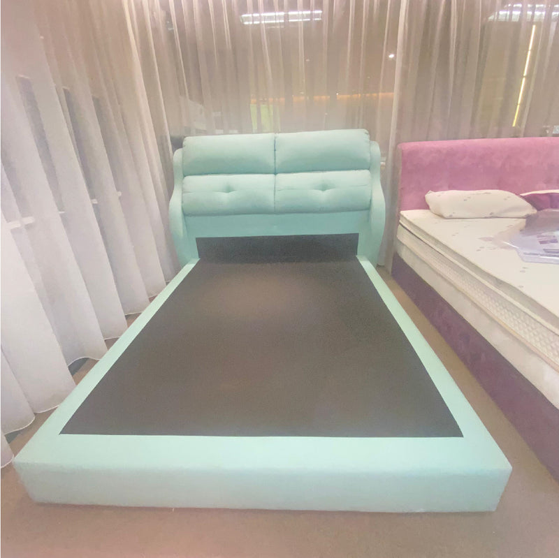 KINGSLEY Queen Bed