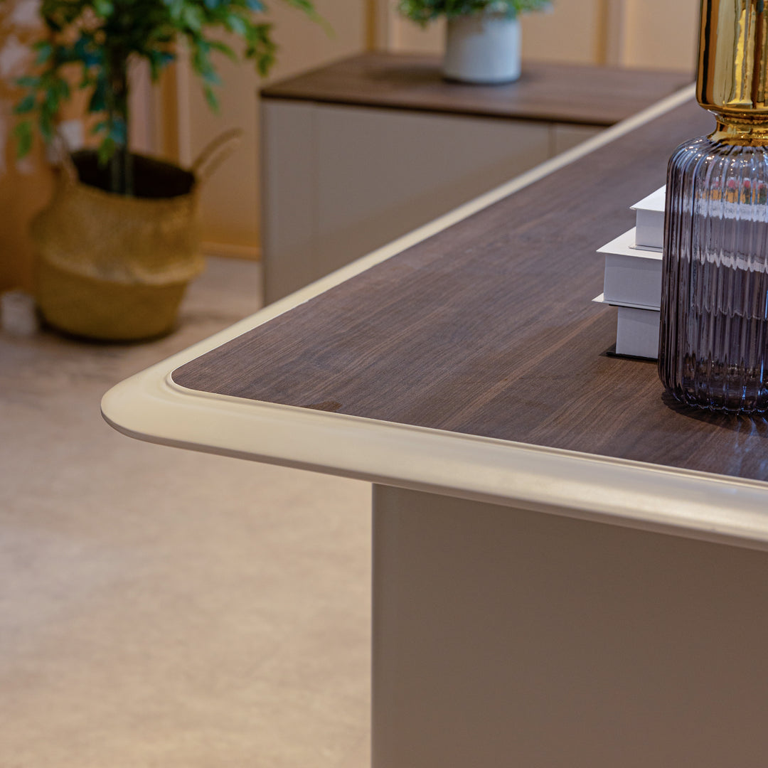 AVIS Director Table