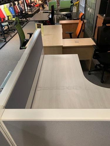EXECUTIVE TABLE