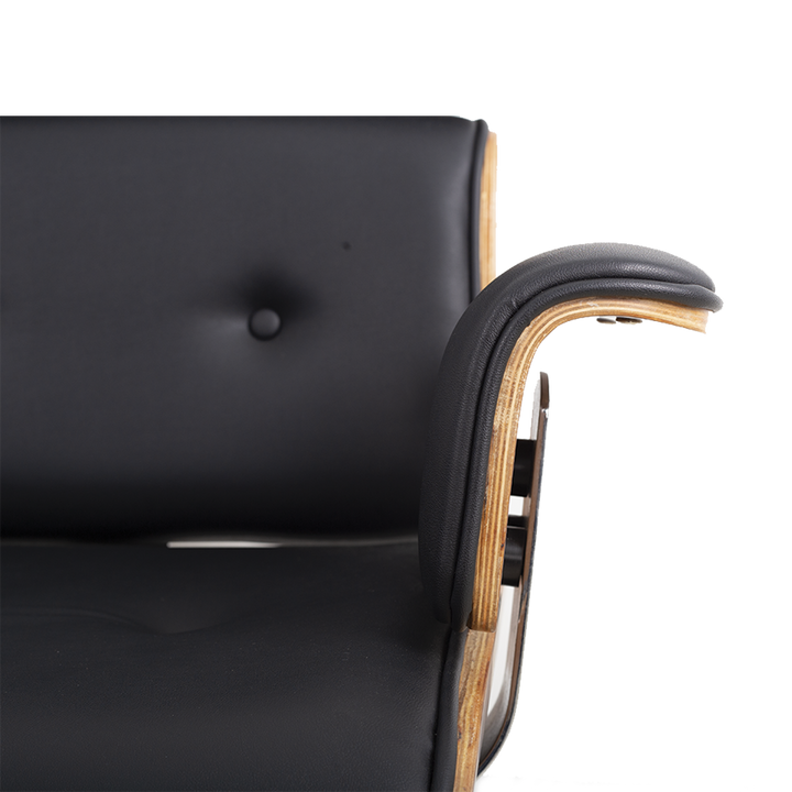 GUSTO Director Chair