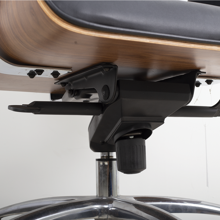 GUSTO Director Chair